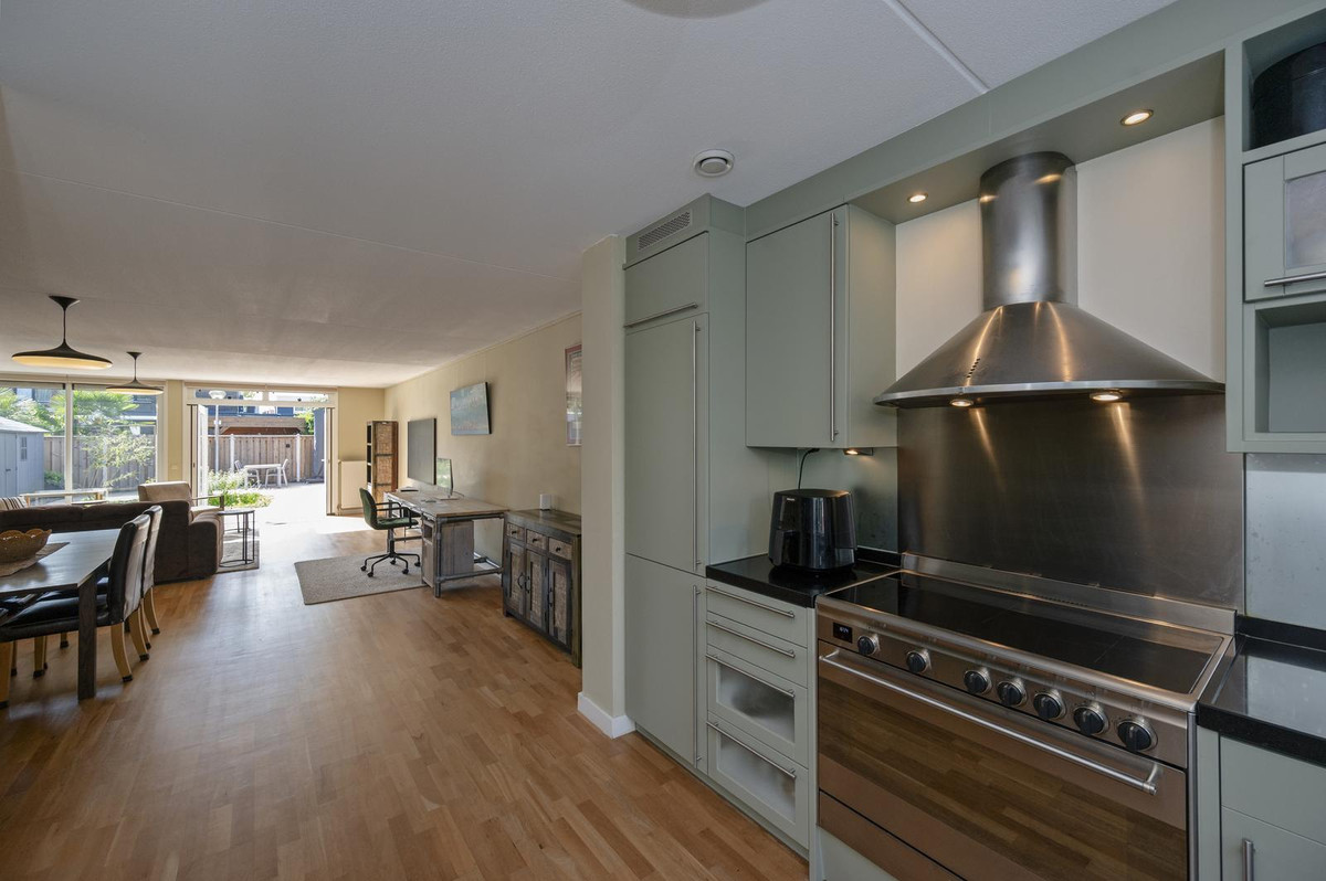 Hoekwoning te koop: Guadeloupestraat 32, Almere