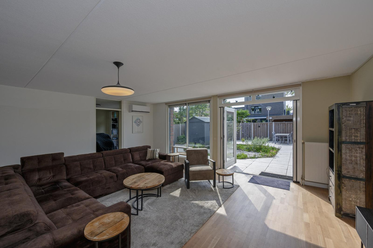 Hoekwoning te koop: Guadeloupestraat 32, Almere