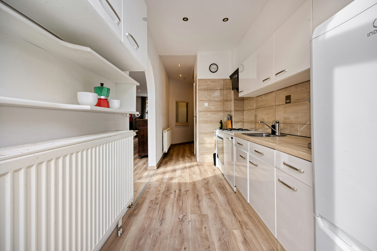 Tussenwoning te koop: Van Vlotenstraat 30, 'S-Gravenhage