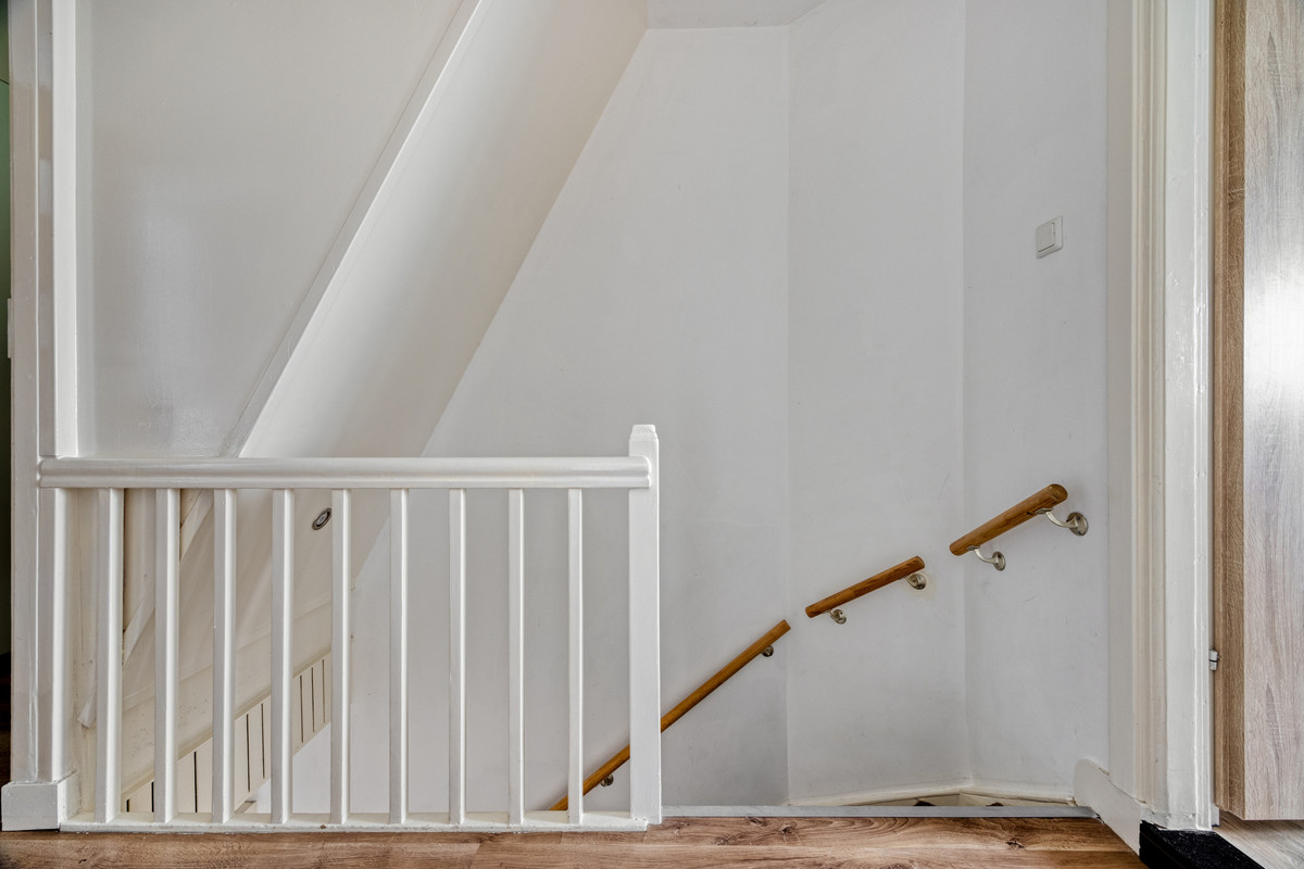 Tussenwoning te koop: Van Vlotenstraat 30, 'S-Gravenhage