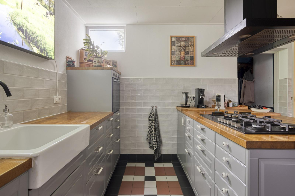 Vrijstaande woning te koop: Dorpsstraat 83, Halsteren