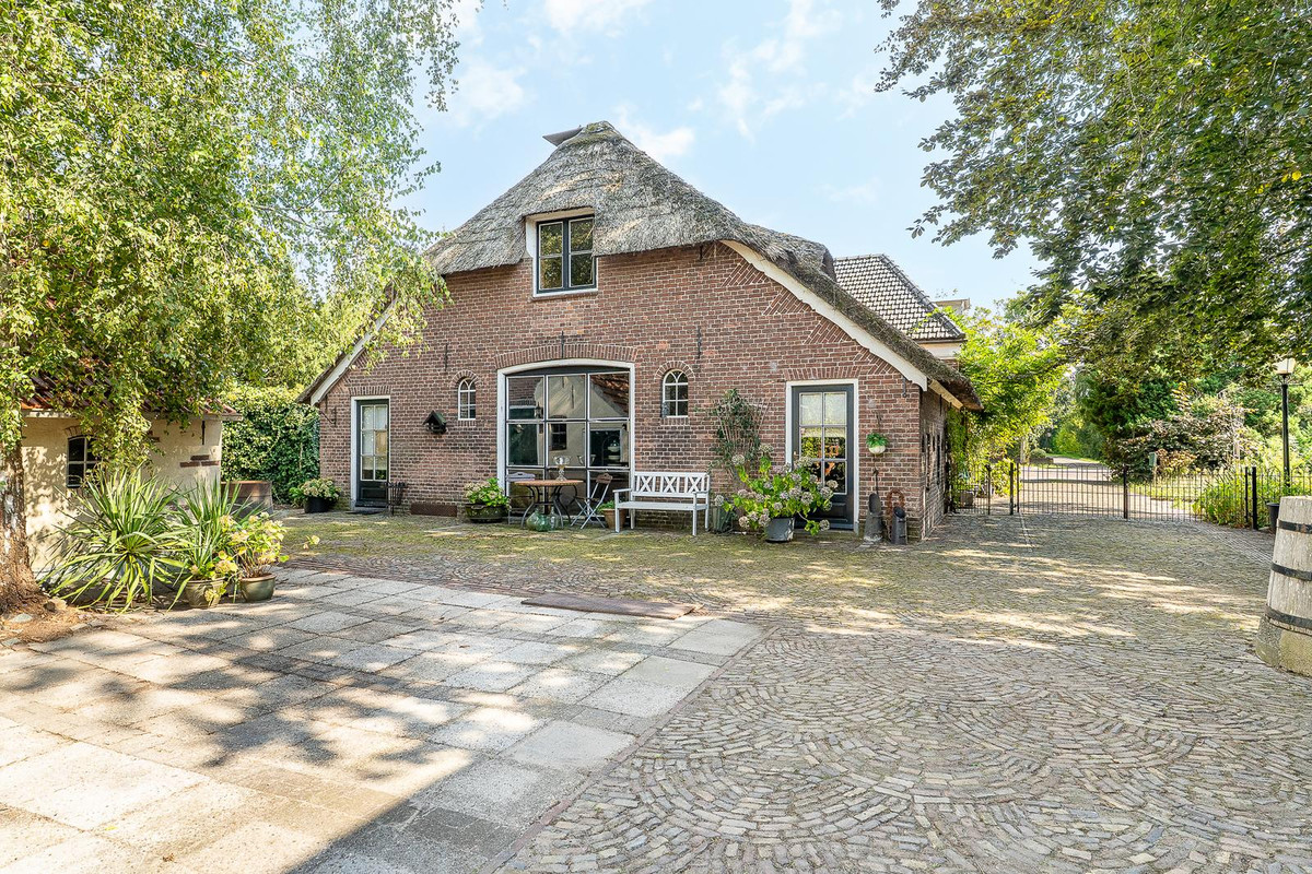 Vrijstaande woning te koop: Zuiderzeestraatweg 46, Oldebroek