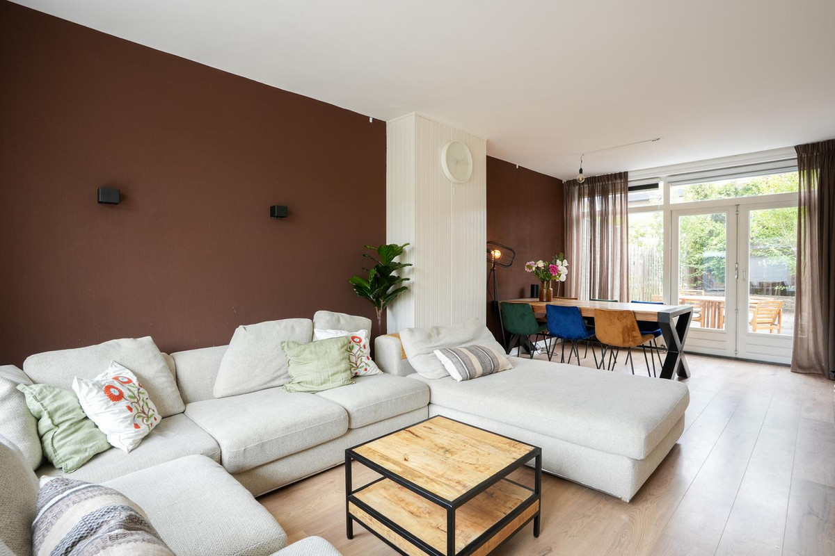 Tussenwoning te koop: Lisztstraat 14, Geleen