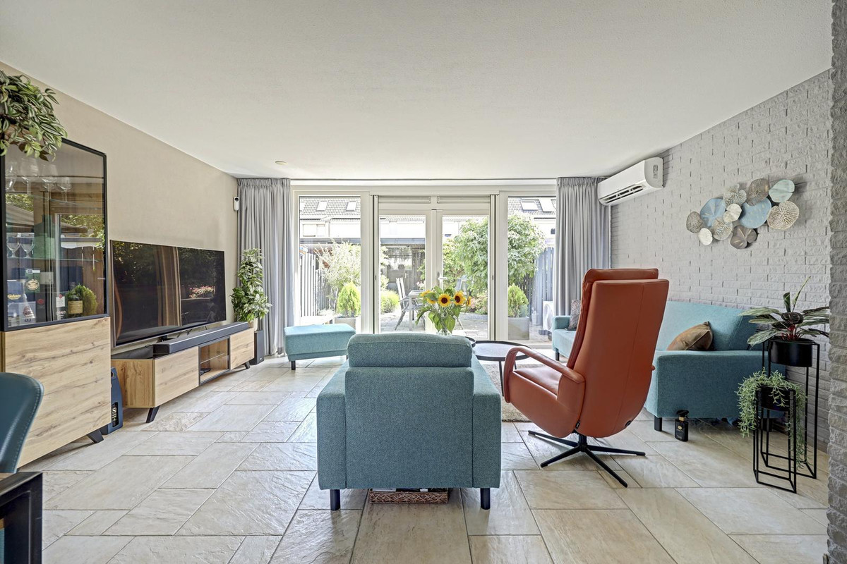Tussenwoning te koop: Vloedlijn 59, Hoogvliet Rotterdam