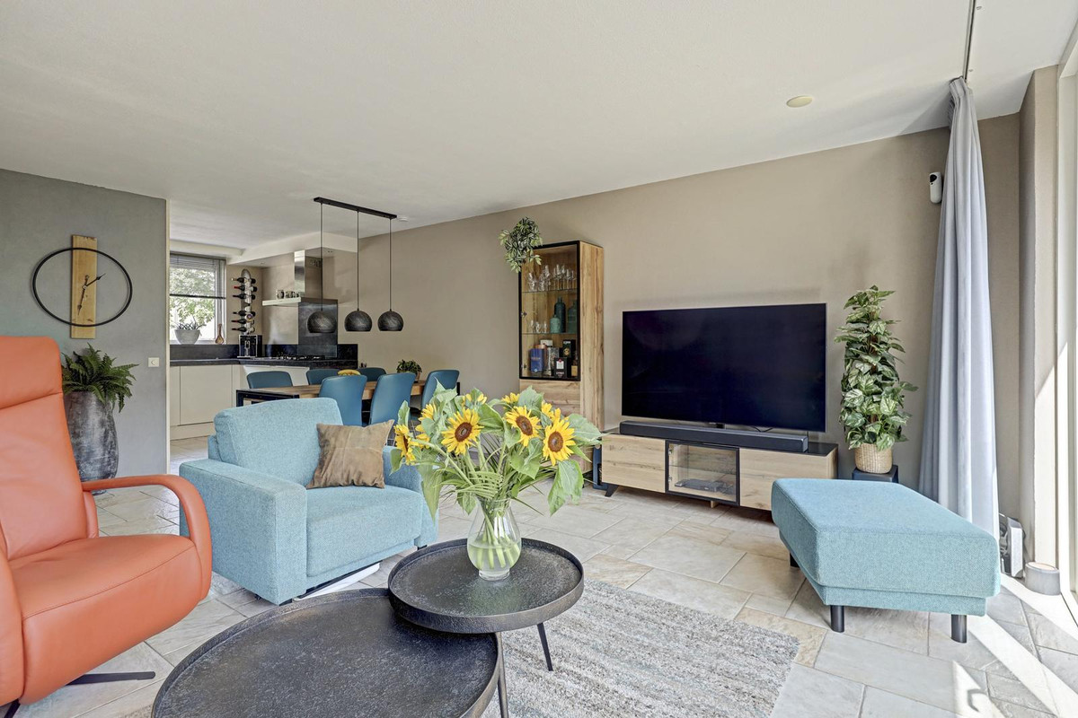 Tussenwoning te koop: Vloedlijn 59, Hoogvliet Rotterdam