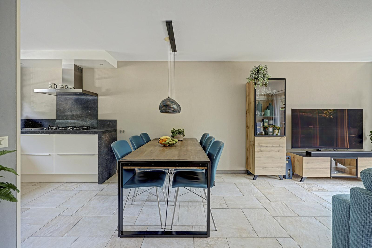 Tussenwoning te koop: Vloedlijn 59, Hoogvliet Rotterdam