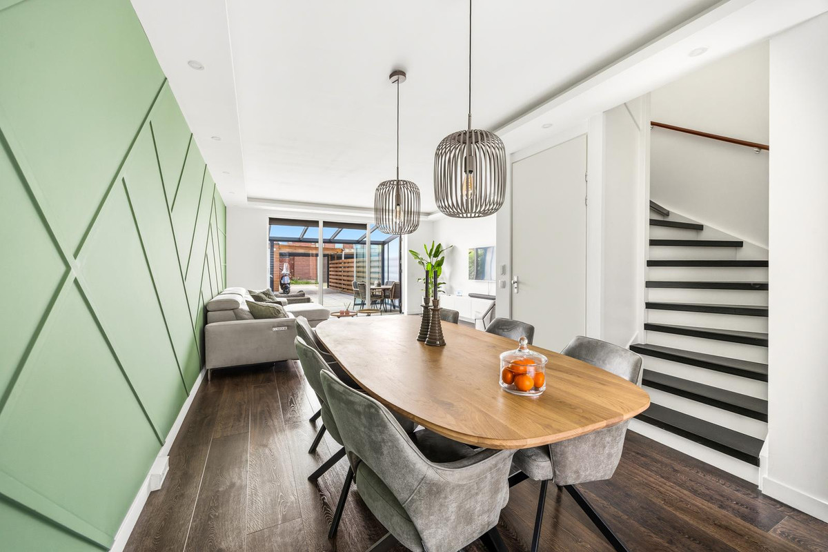 Tussenwoning te koop: Menkemastraat 52, 'S-Gravenhage