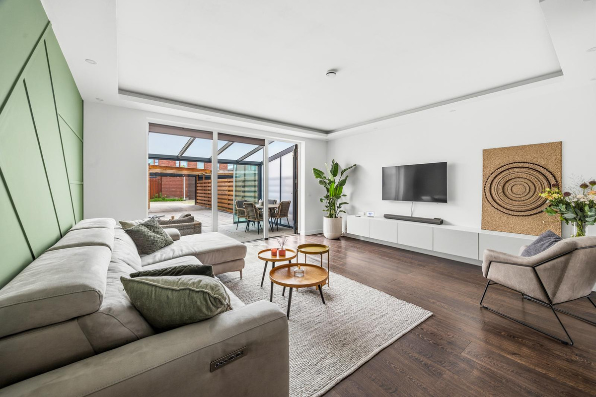 Tussenwoning te koop: Menkemastraat 52, 'S-Gravenhage