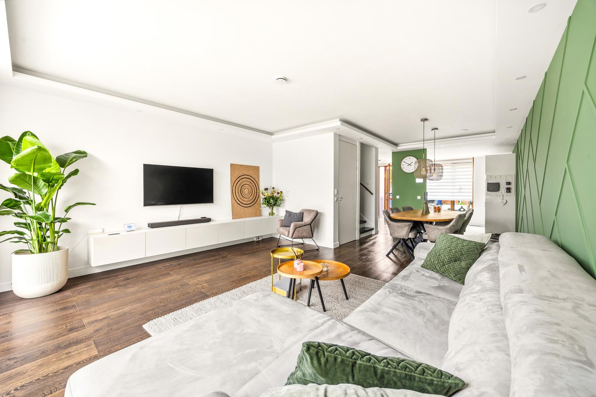 Tussenwoning te koop: Menkemastraat 52, 'S-Gravenhage