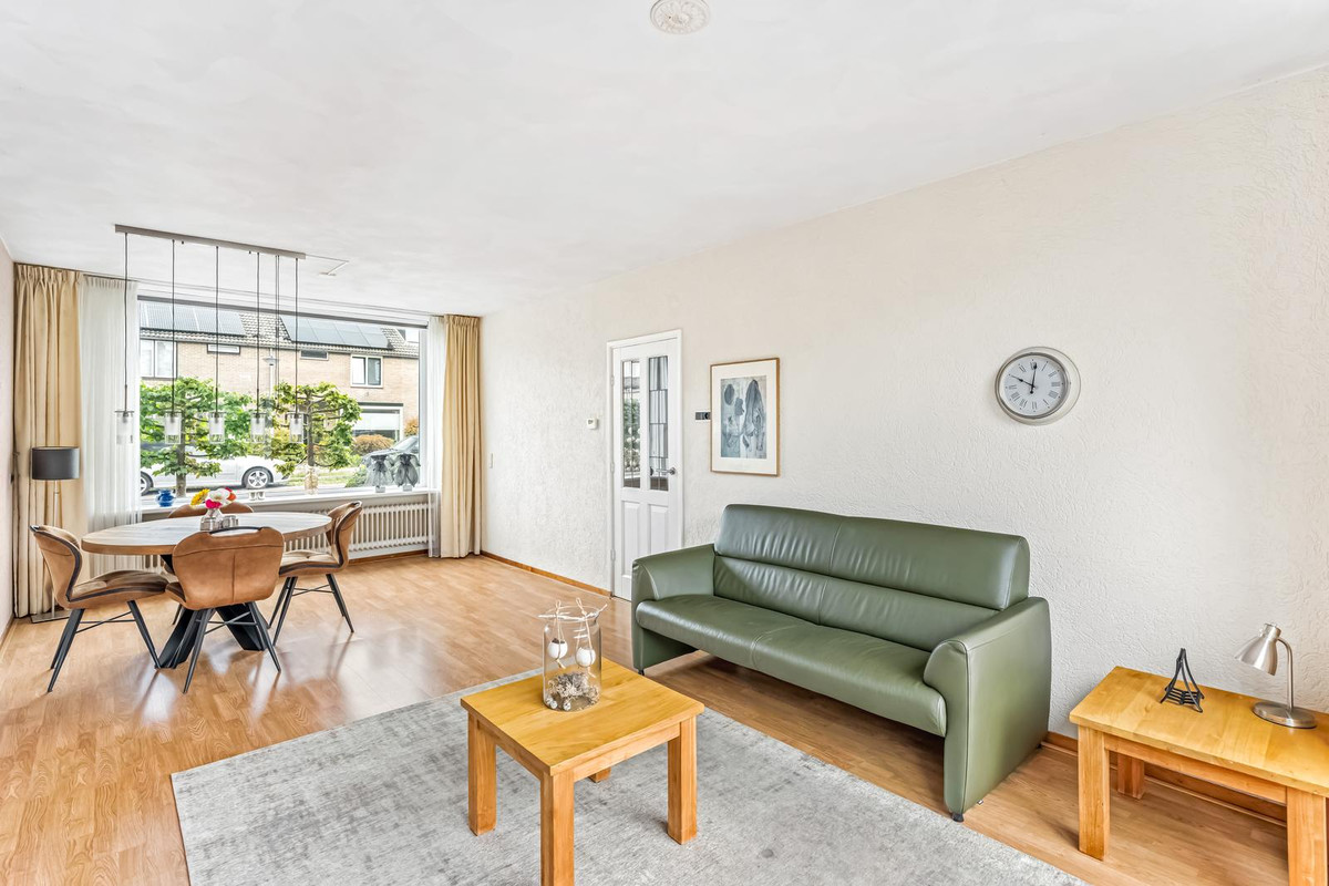 Tussenwoning te koop: Lijsterbeslaan 6, Hoogland