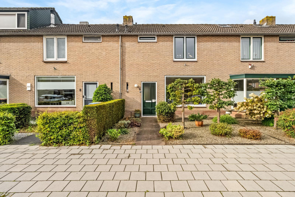 Tussenwoning te koop: Lijsterbeslaan 6, Hoogland