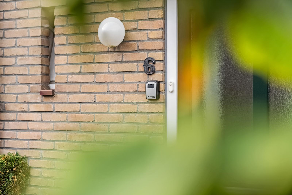 Tussenwoning te koop: Lijsterbeslaan 6, Hoogland