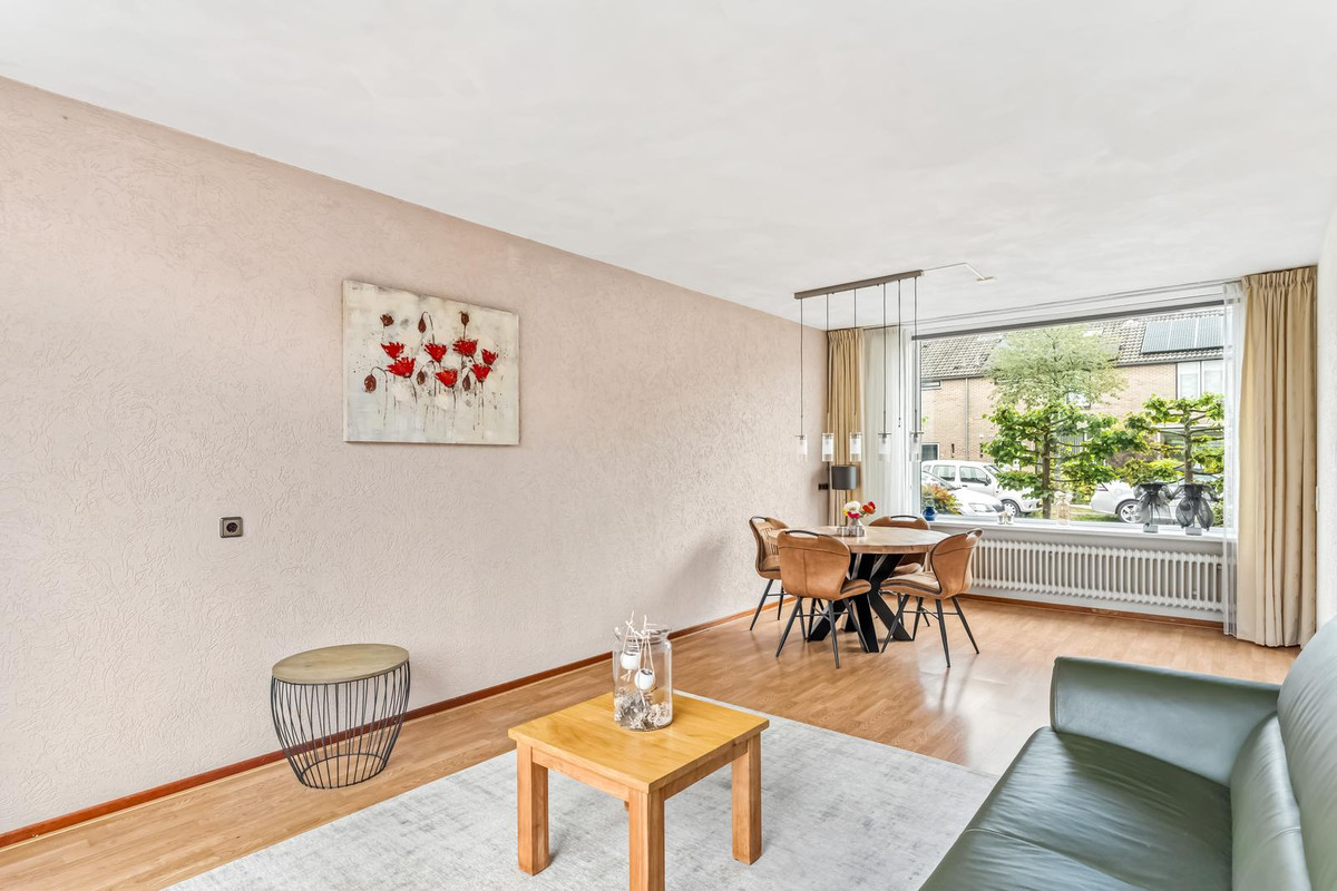 Tussenwoning te koop: Lijsterbeslaan 6, Hoogland