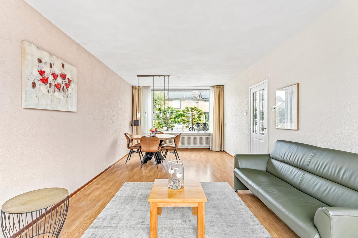 Tussenwoning te koop: Lijsterbeslaan 6, Hoogland