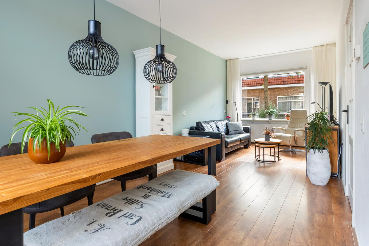 Tussenwoning te koop: Woudstraat 74, Gouda