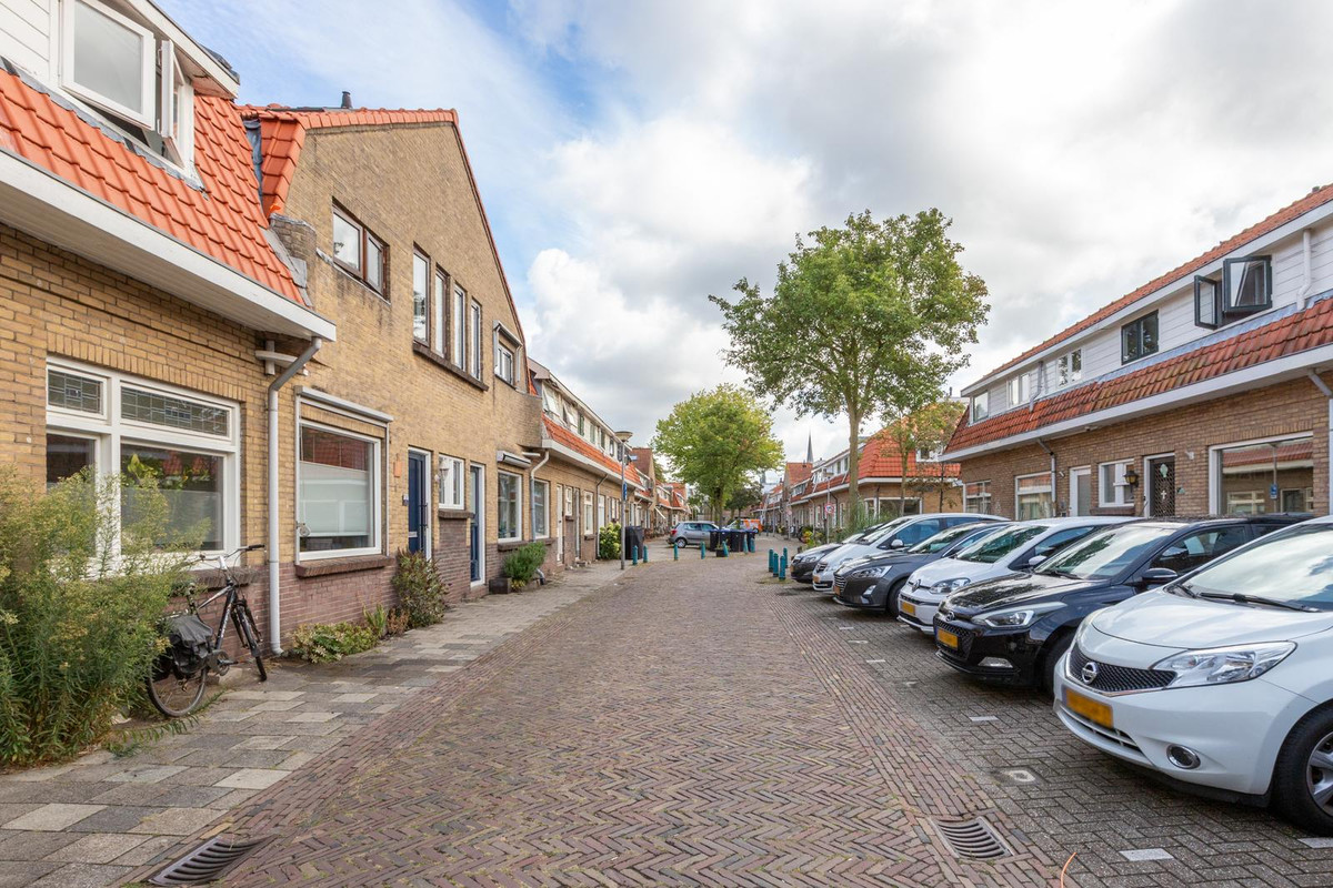 Tussenwoning te koop: Woudstraat 74, Gouda