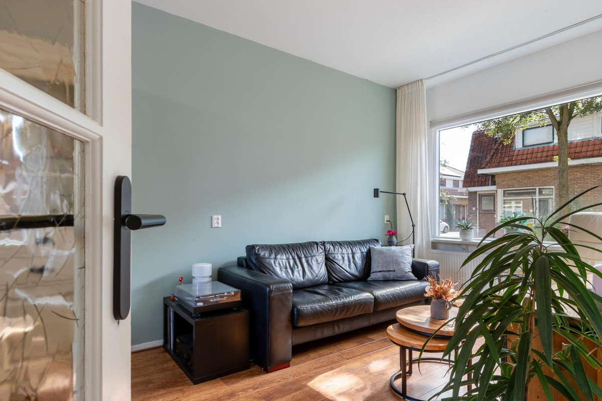 Tussenwoning te koop: Woudstraat 74, Gouda