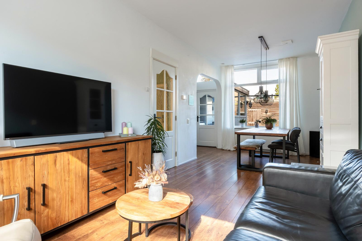 Tussenwoning te koop: Woudstraat 74, Gouda