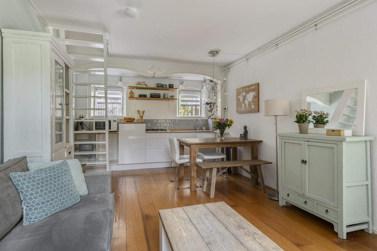 Hoekwoning te koop: Paviljoenshof 7, Leiden