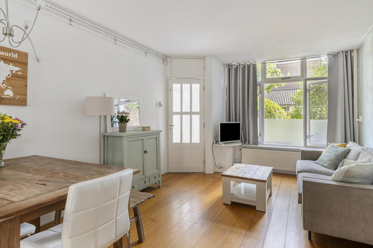 Hoekwoning te koop: Paviljoenshof 7, Leiden