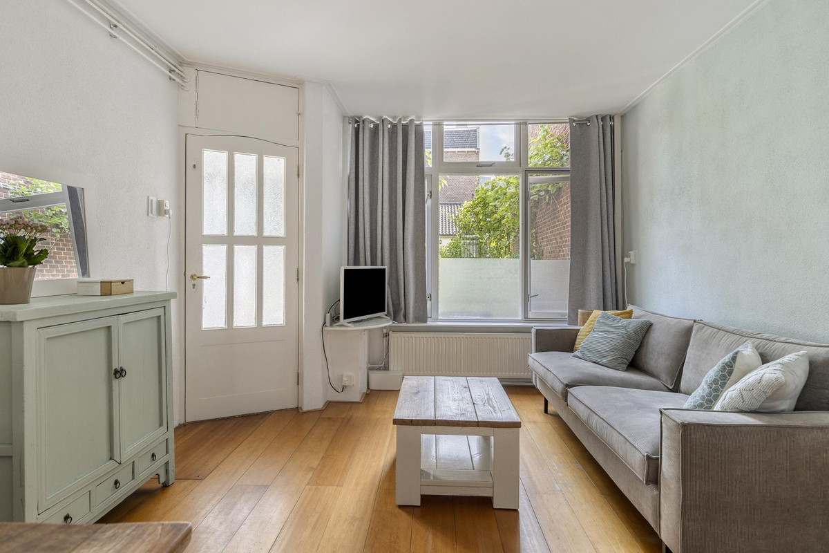 Hoekwoning te koop: Paviljoenshof 7, Leiden