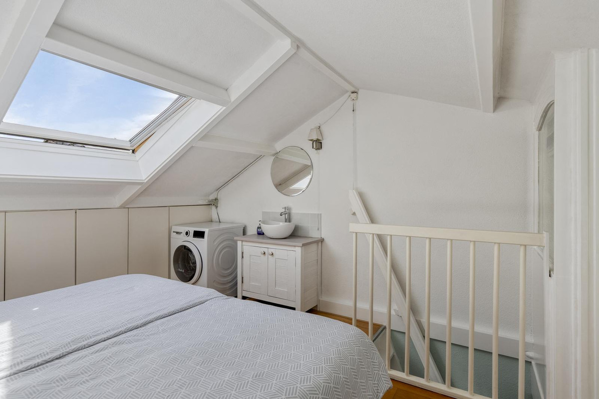 Hoekwoning te koop: Paviljoenshof 7, Leiden
