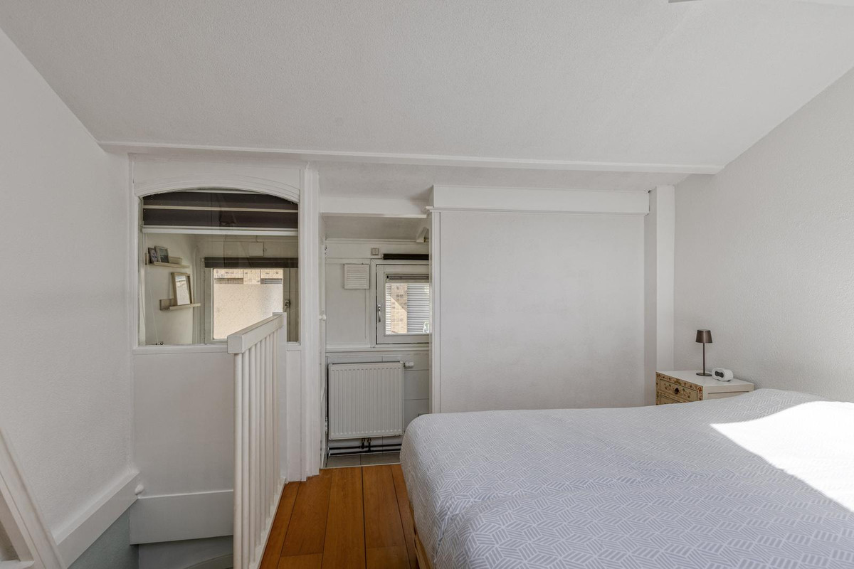 Hoekwoning te koop: Paviljoenshof 7, Leiden