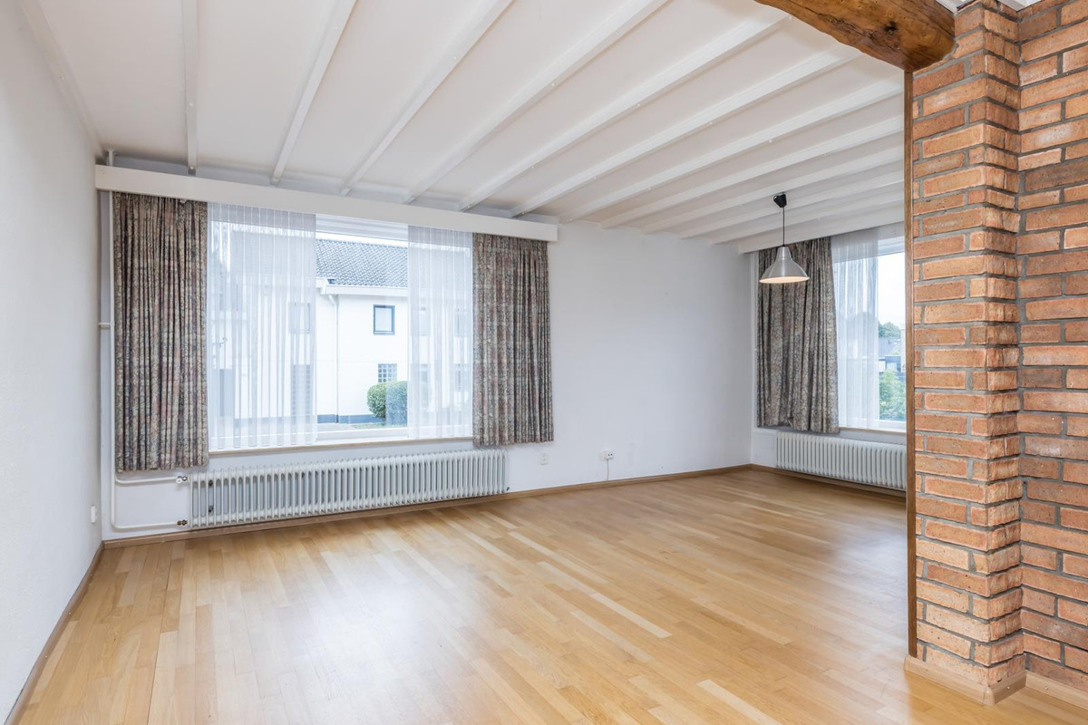 Twee-onder-één-kap te koop: Wijngaardshage 2, Oirsbeek