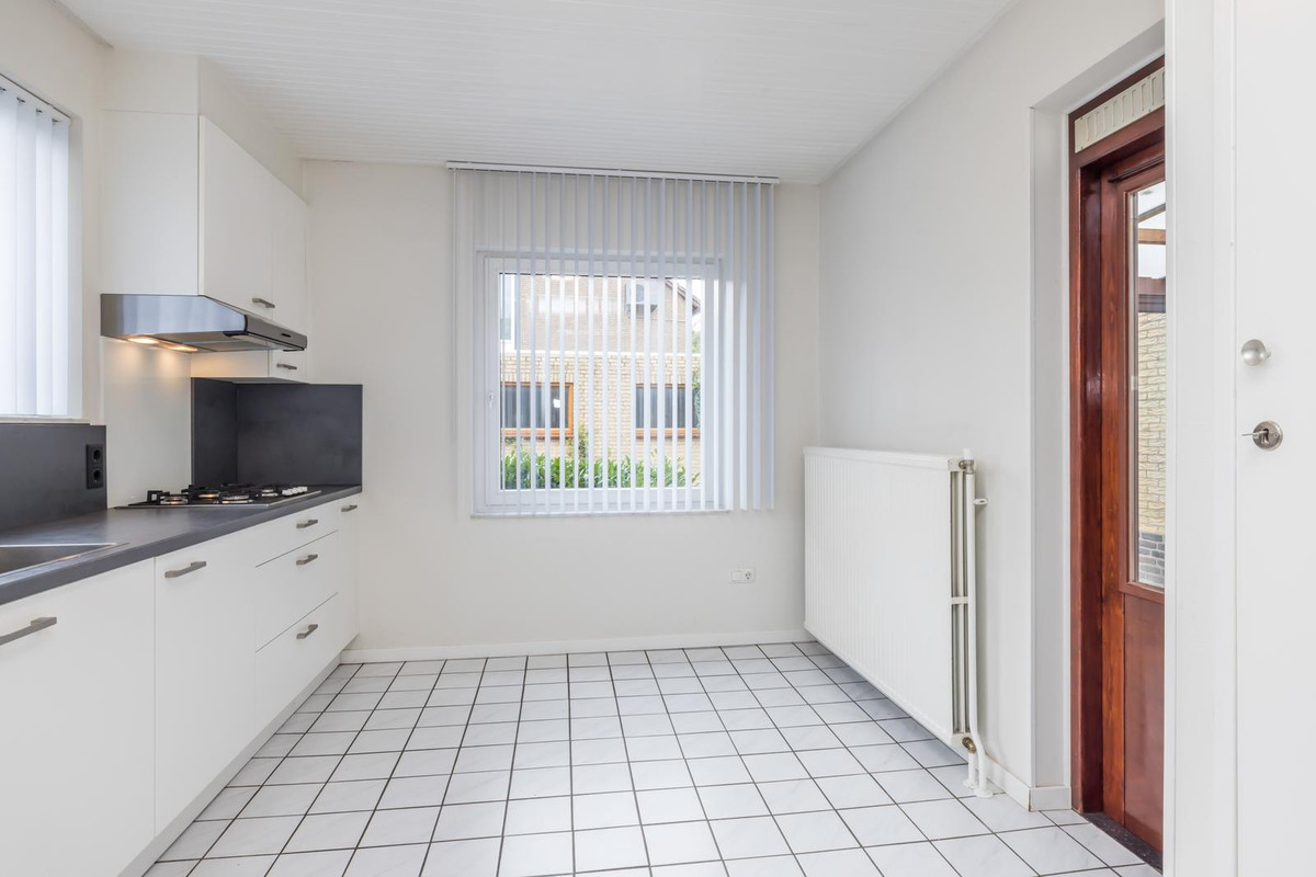 Twee-onder-één-kap te koop: Wijngaardshage 2, Oirsbeek