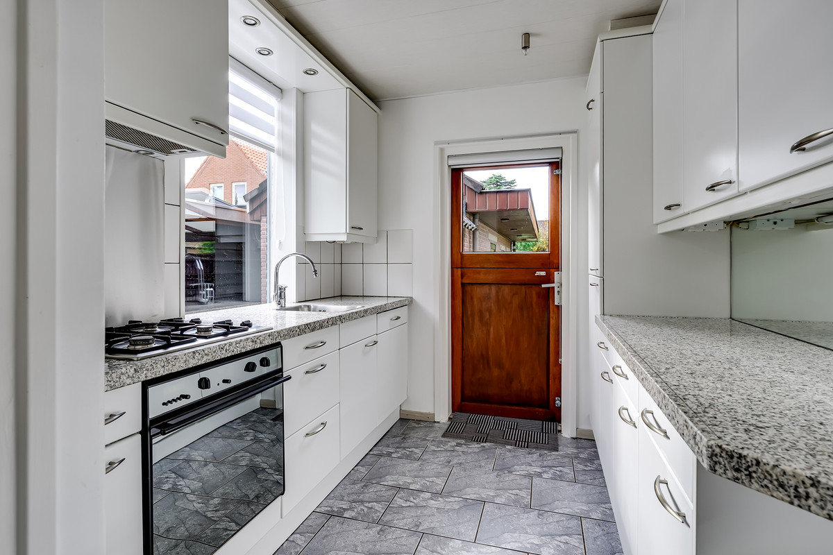 Twee-onder-één-kap te koop: Parallelstraat 32, Rhoon