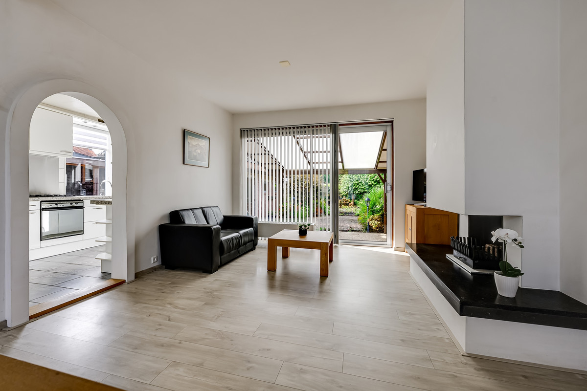 Twee-onder-één-kap te koop: Parallelstraat 32, Rhoon