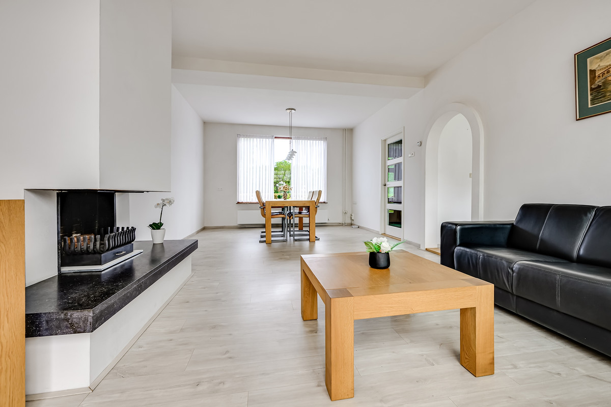 Twee-onder-één-kap te koop: Parallelstraat 32, Rhoon