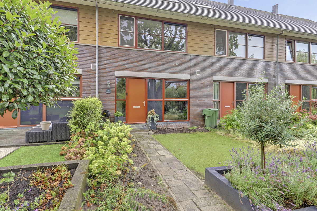 Tussenwoning te koop: Patrijshof 9, Strijen