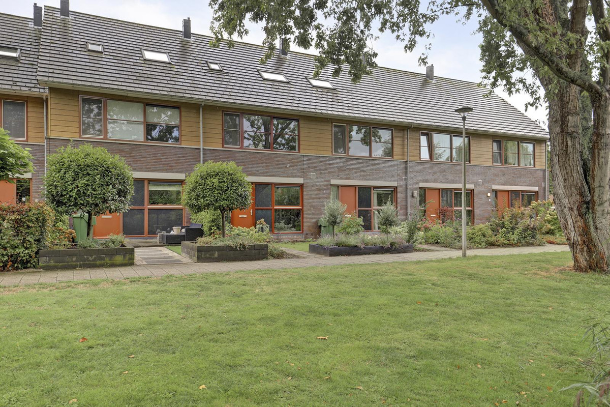 Tussenwoning te koop: Patrijshof 9, Strijen
