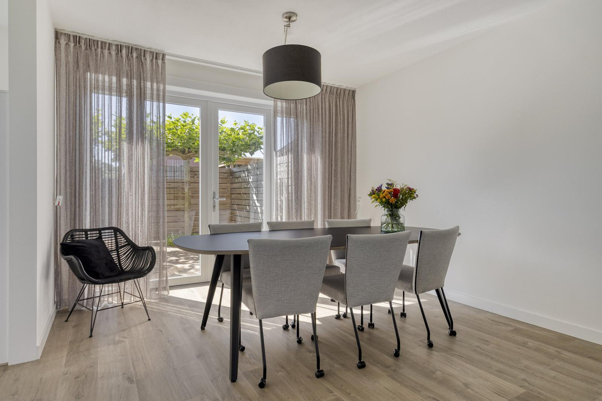 Tussenwoning te koop: Buitenweg 72, Axel