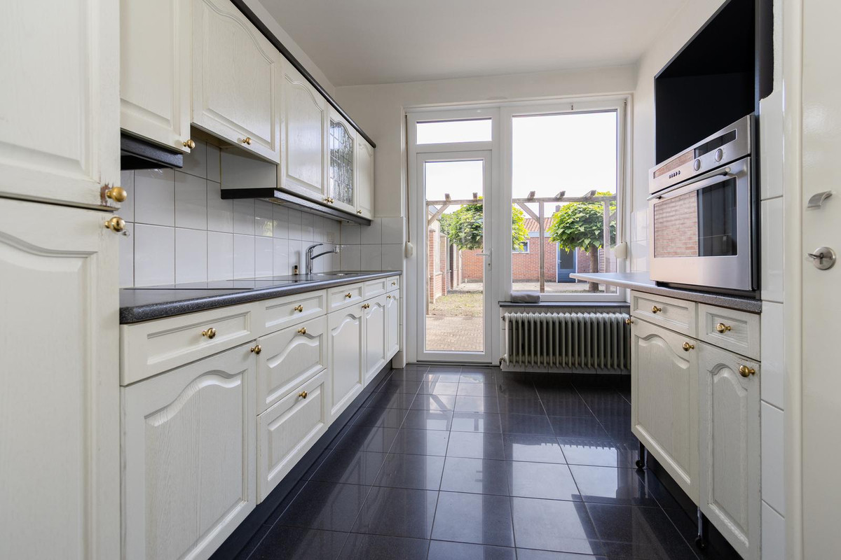 Tussenwoning te koop: Doctor Schaepmanstraat 35, Stramproy