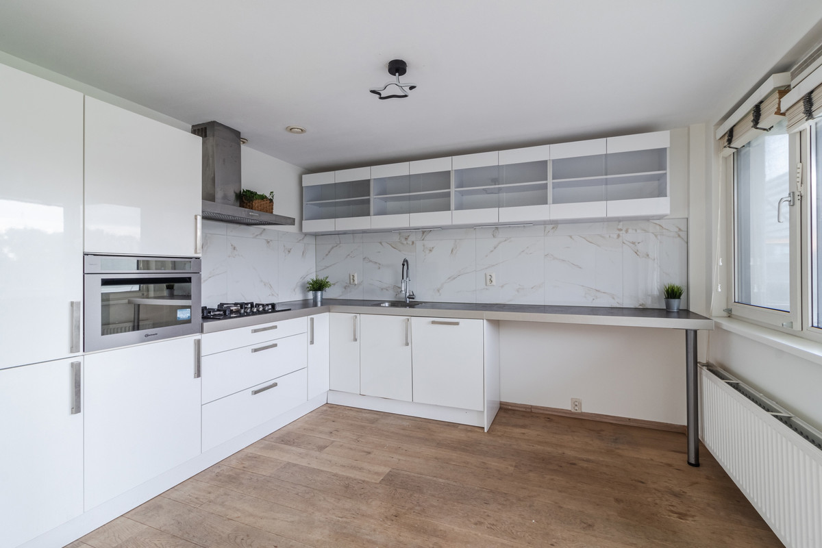 Appartement te koop: Sperwerlaan 155, Vlaardingen