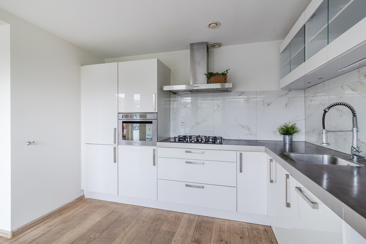 Appartement te koop: Sperwerlaan 155, Vlaardingen