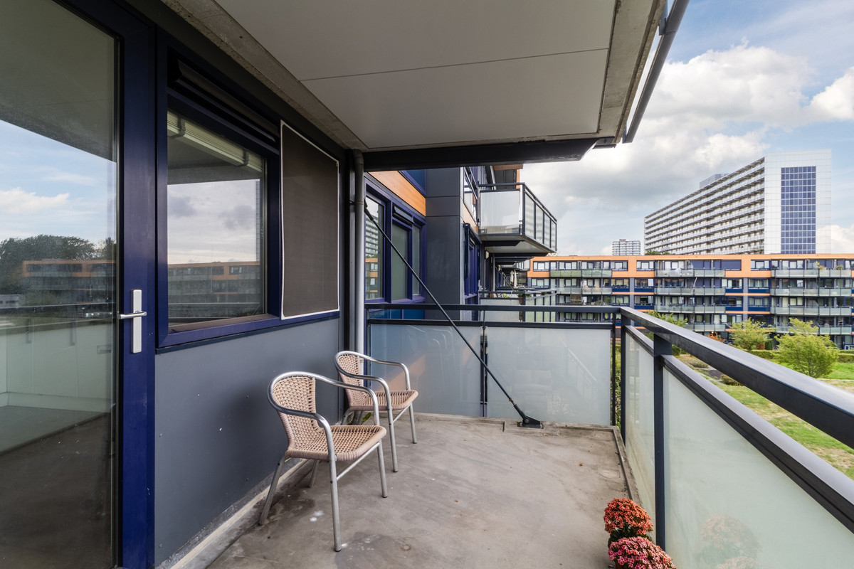 Appartement te koop: Sperwerlaan 155, Vlaardingen