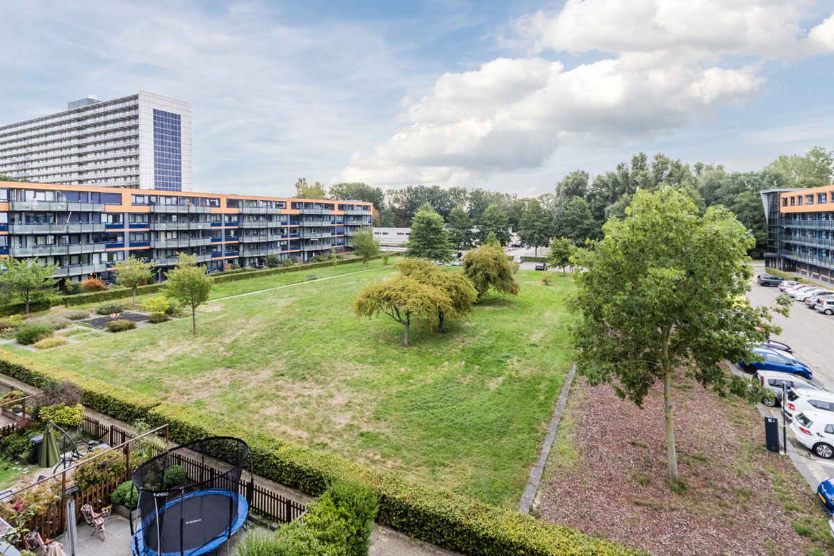 Appartement te koop: Sperwerlaan 155, Vlaardingen