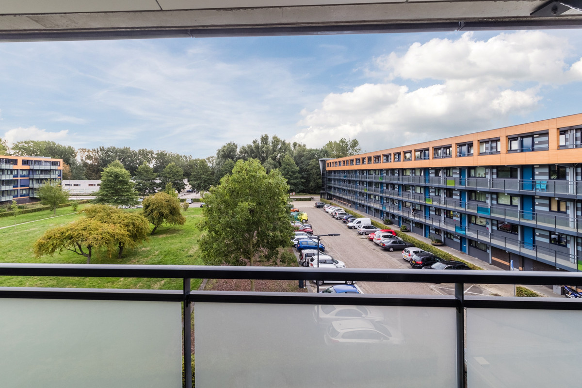 Appartement te koop: Sperwerlaan 155, Vlaardingen