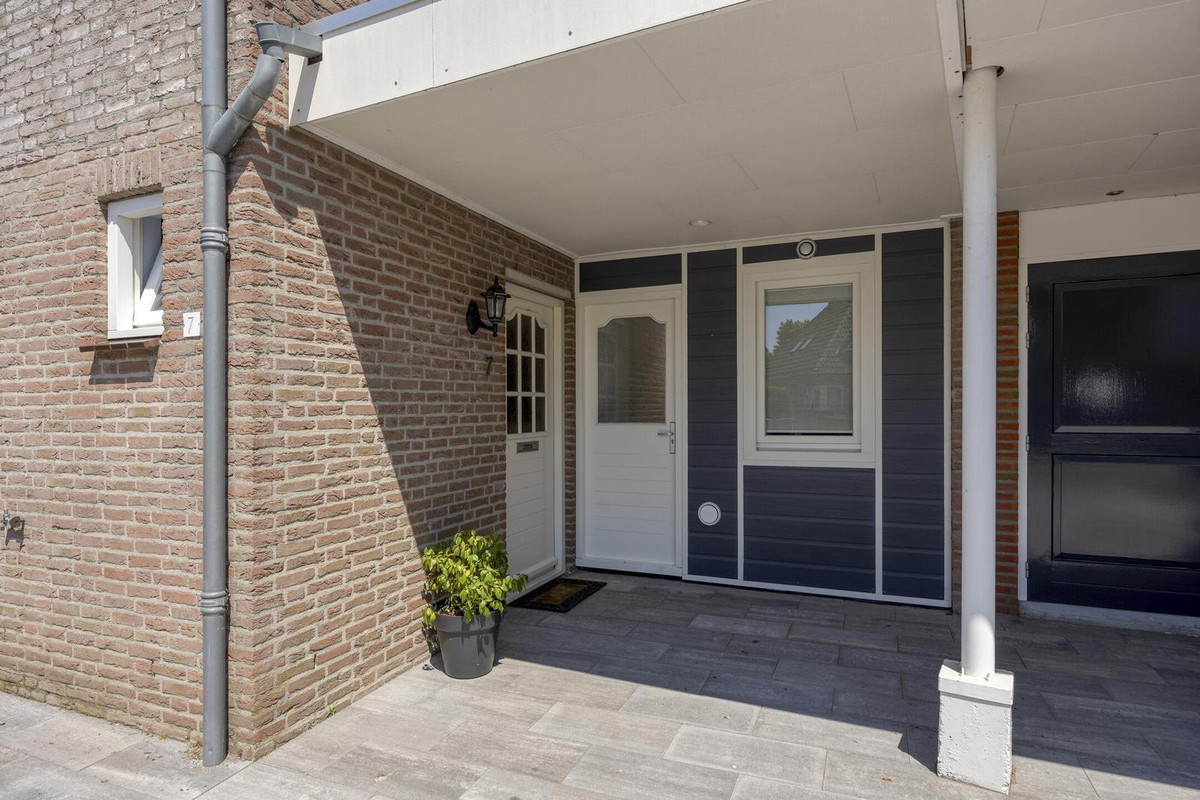 Tussenwoning te koop: Biesheuvellaan 7, Vlijmen