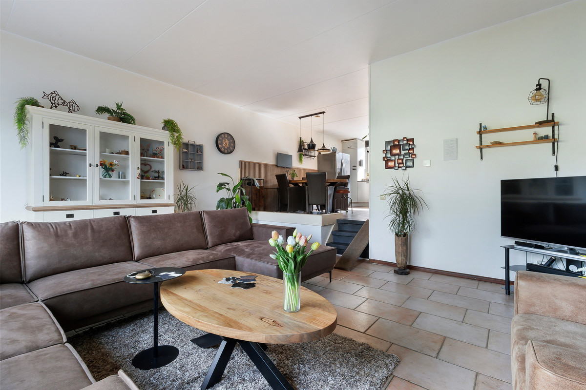 Tussenwoning te koop: Iroko 207, Dordrecht