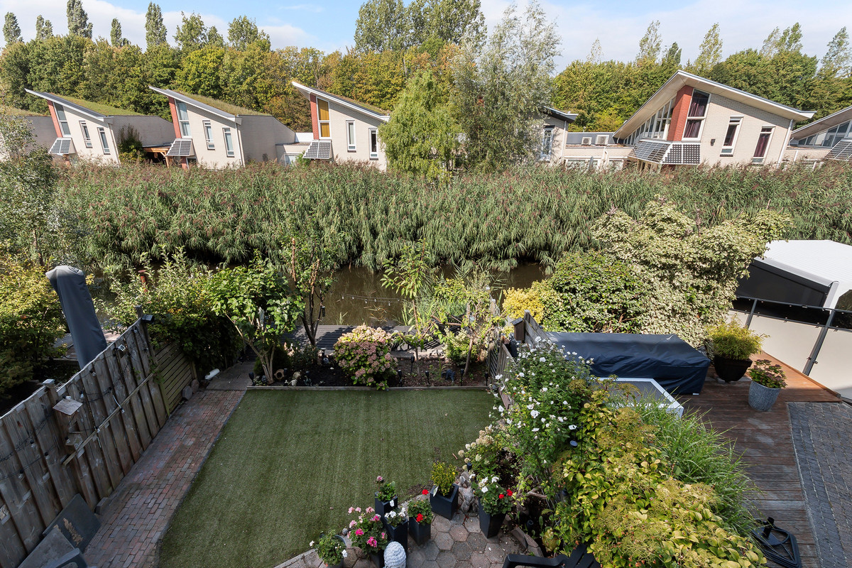 Tussenwoning te koop: Iroko 207, Dordrecht