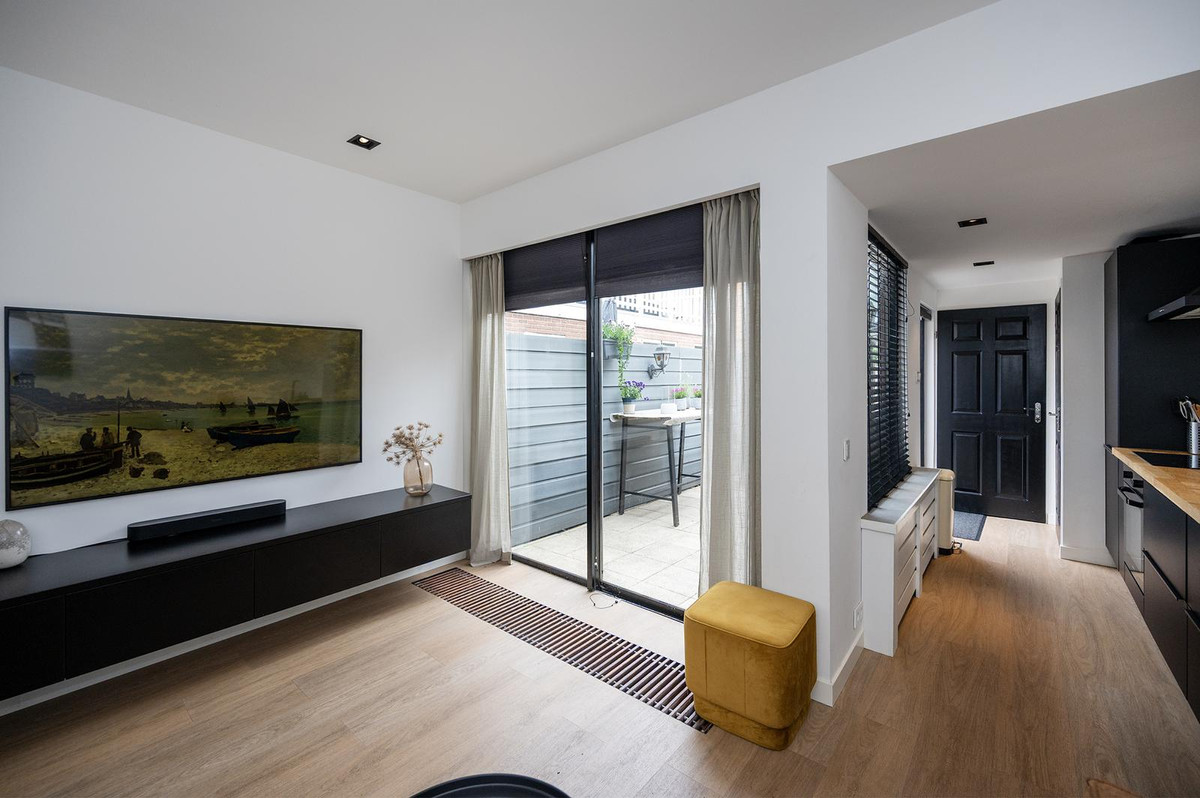 Tussenwoning te koop: Emmalaan 110, Alphen Aan Den Rijn