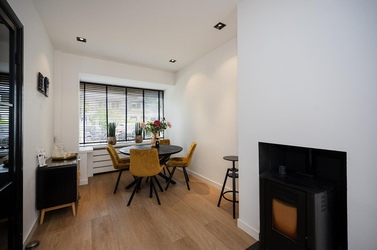Tussenwoning te koop: Emmalaan 110, Alphen Aan Den Rijn