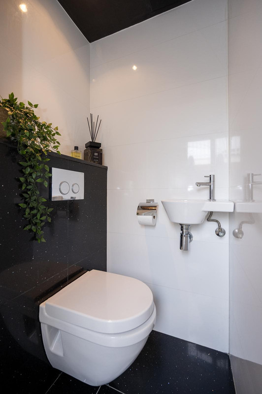 Tussenwoning te koop: Emmalaan 110, Alphen Aan Den Rijn
