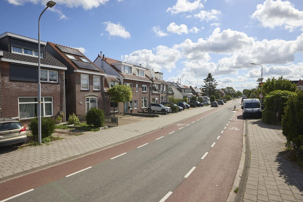 Tussenwoning te koop: Venneperweg 1165, Beinsdorp
