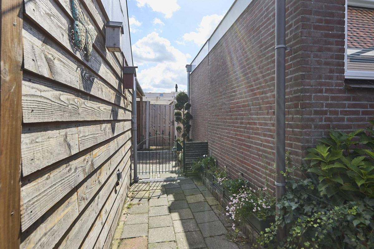 Tussenwoning te koop: Venneperweg 1165, Beinsdorp