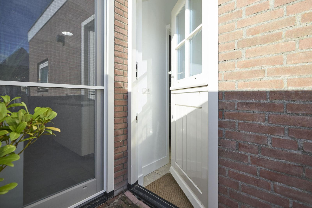Tussenwoning te koop: Venneperweg 1165, Beinsdorp